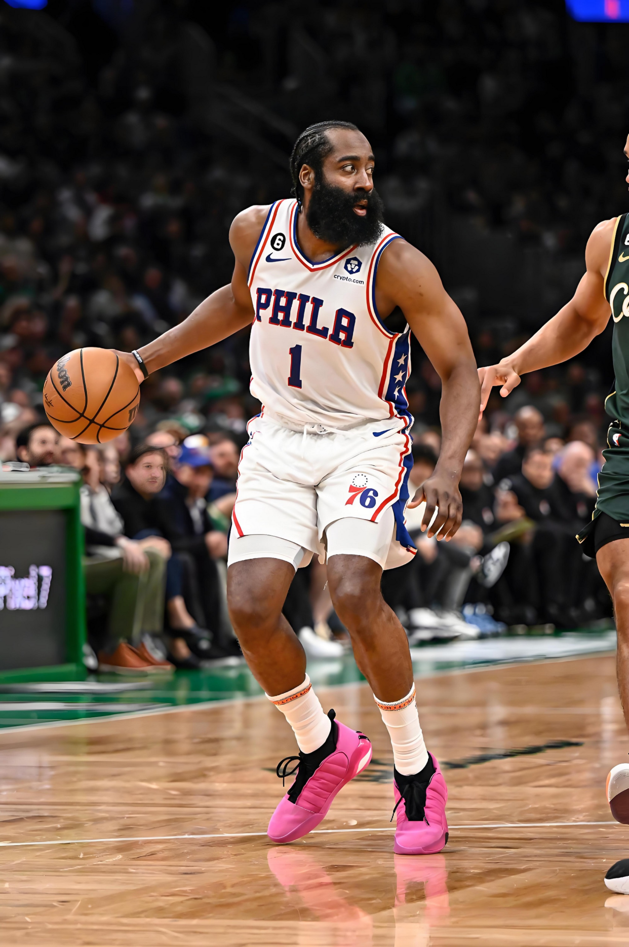 转折点！费城76人手感冰凉，NBA总决赛清晨攻防权衡，悬念犹存，年轻球员得到机会的简单介绍-英雄联盟网页版