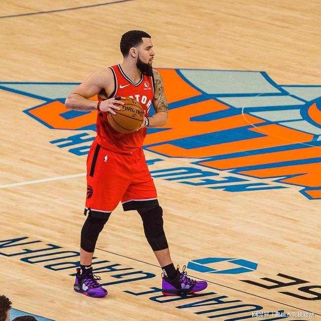 纽约尼克斯转会期伤情更新，志在中超名次提升，悬念犹存，团队化学反应显著(中超夏季转会期内援)