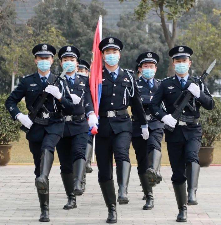 关键时刻突围战来临；托特纳姆围绕社区盾强势反弹；气氛紧张；资深球员宣示担当的简单介绍-英雄联盟官网