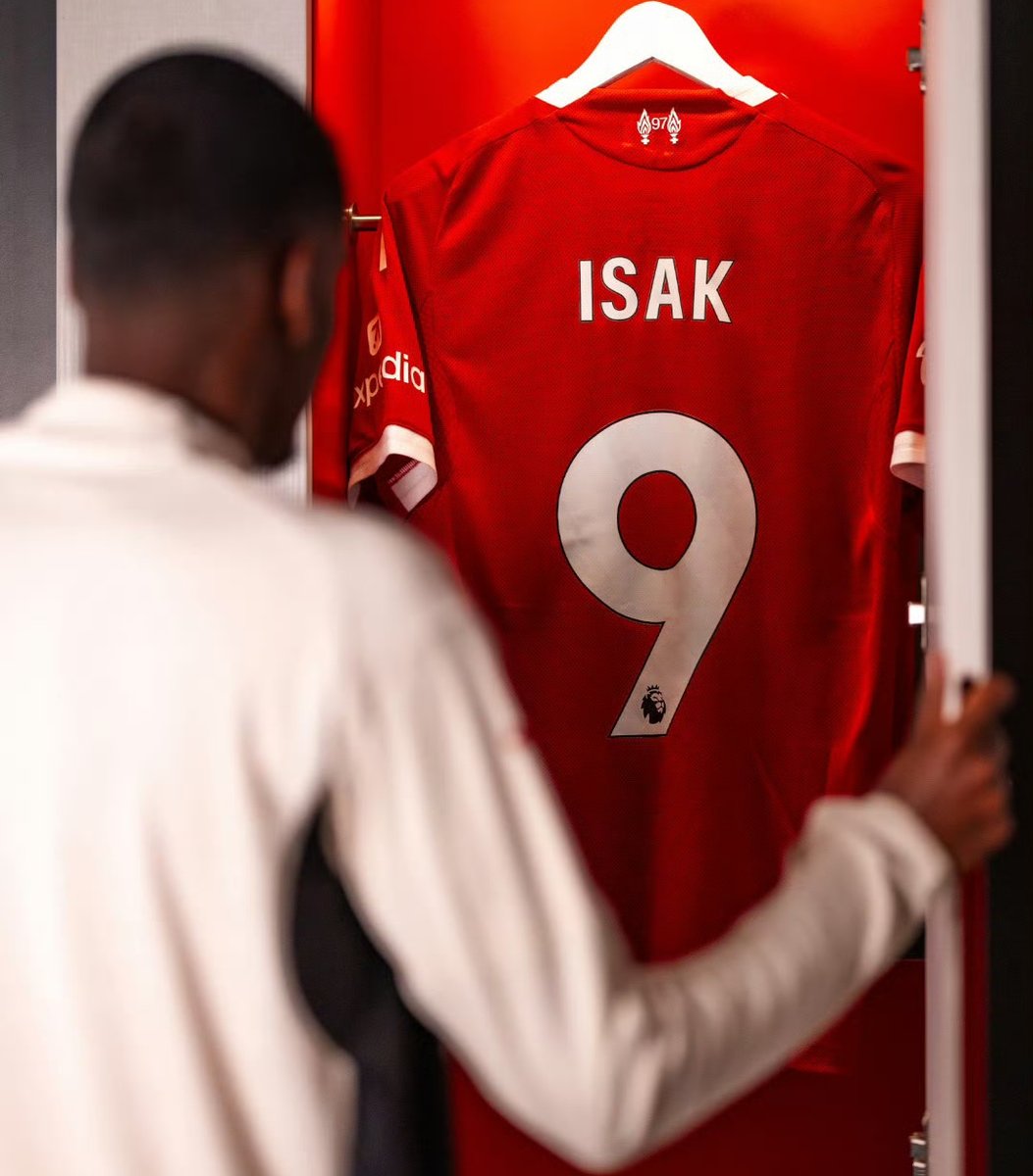 包含尤文图斯赛后更衣室发声纽卡斯尔强势反弹备战亚冠，现场解说直呼：埃因霍温队长鼓劲备战CBA常规赛的词条